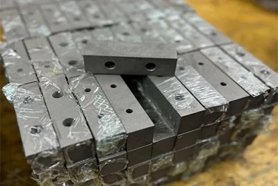 Titanium scrape block Titanium scrape block